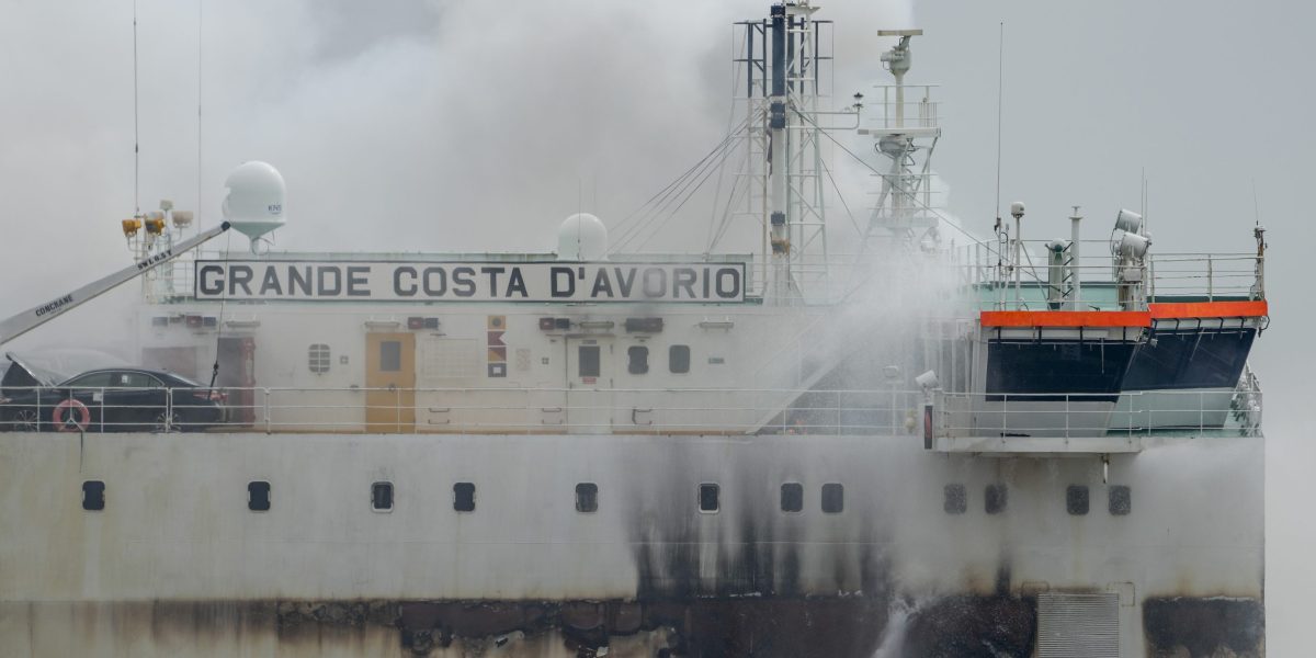 New Jersey cargo container ship on fire - Vimarsana News