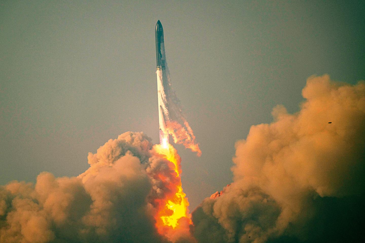SpaceX's Starship spacecraft and Super Heavy rocket launch from Starbase on April 20, 2023.