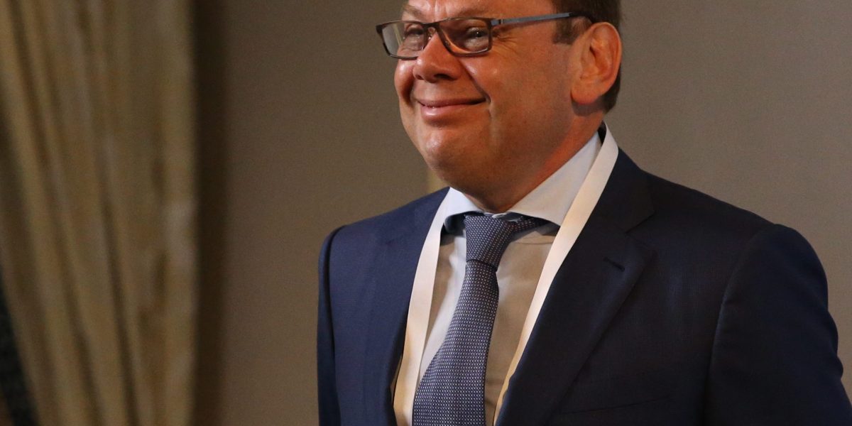 UK refused sanctioned Russian billionaire&rsquo;s use of a personal driver because he was able to take the bus
