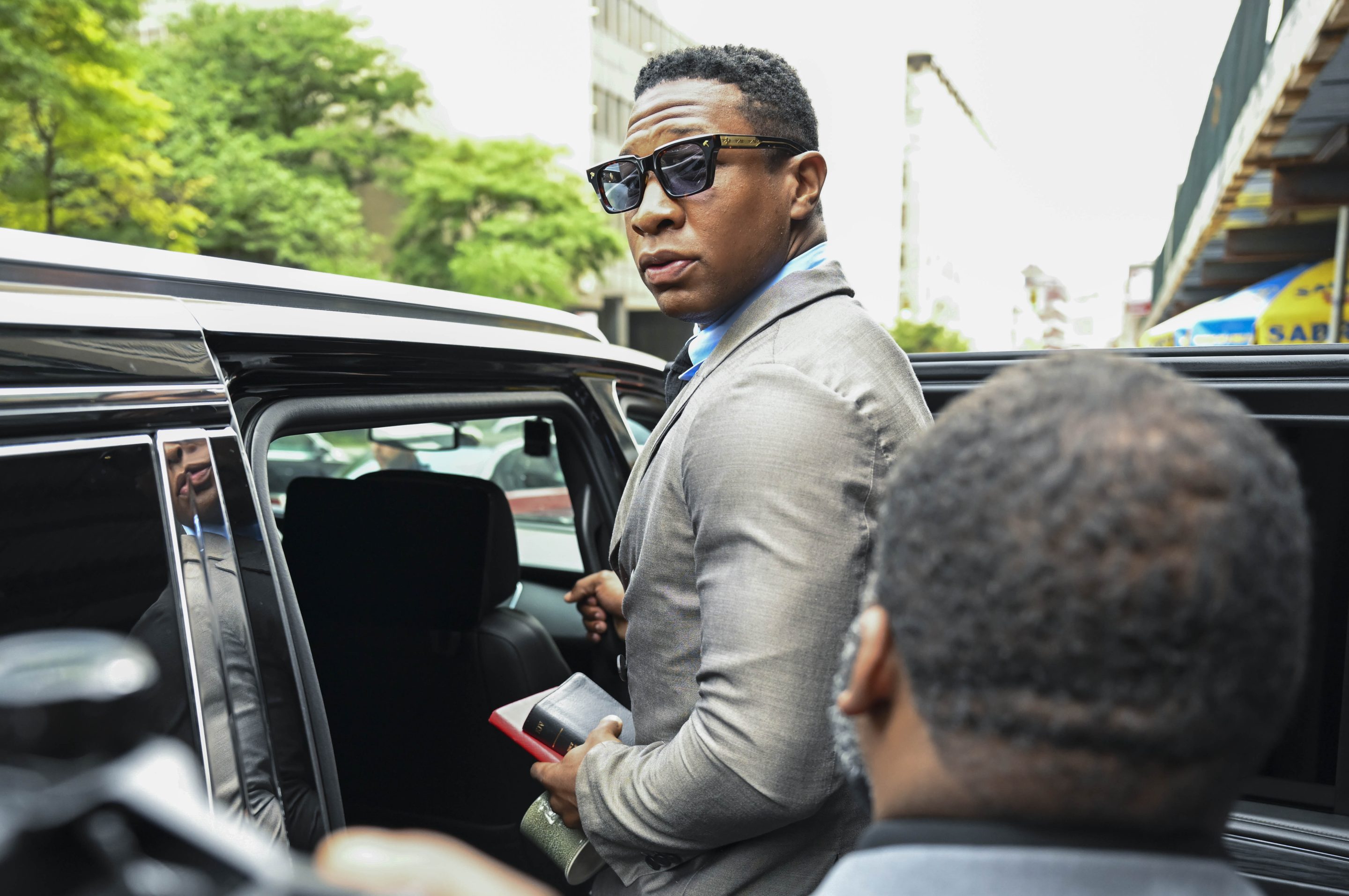 'Creed III' and 'Ant-Man' star Jonathan Majors accused his ex-girlfriend of assault, but prosecutors dropped all charges within hours of her arrest - Vimarsana News