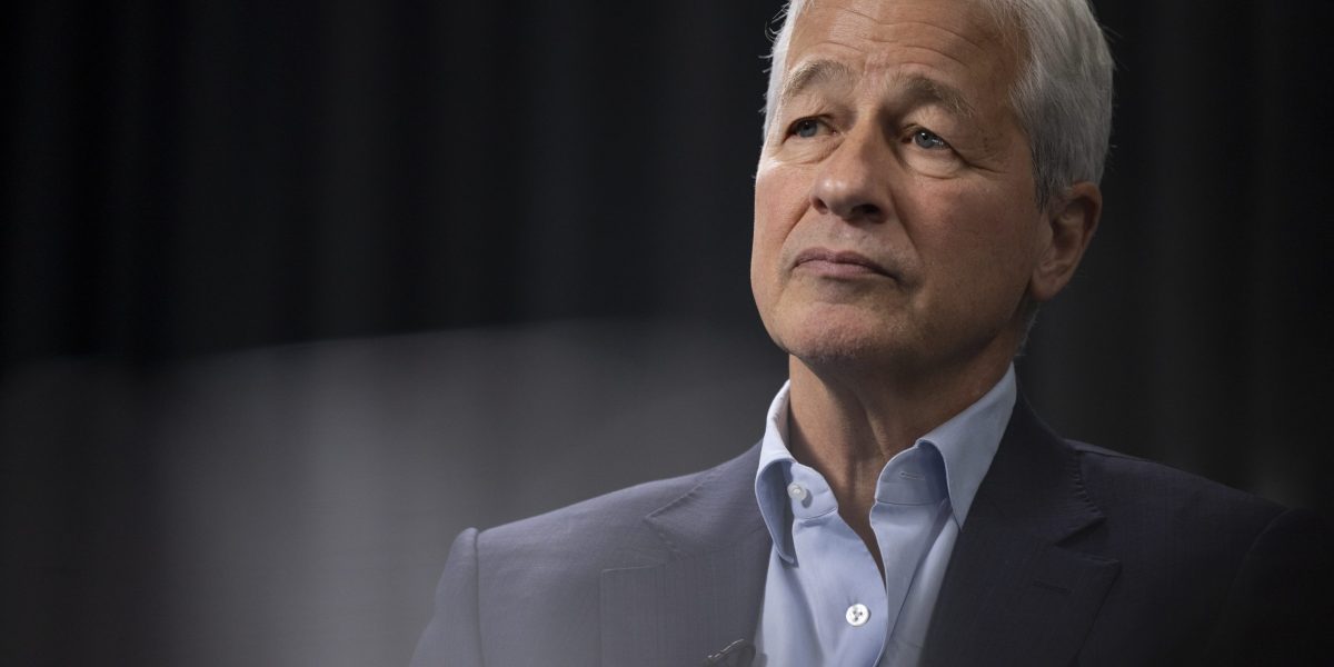 JPMorgan CEO Jamie Dimon slams central banks for their &lsquo;100% dead wrong&rsquo; forecasts and &lsquo;omnipotent feeling&rsquo;