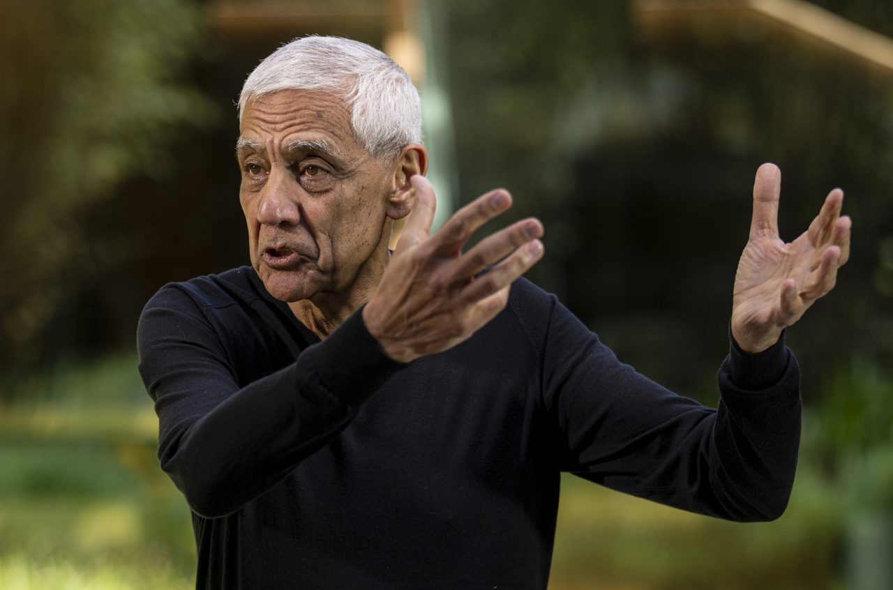 Billionaire AI investor Vinod Khosla’s advice to college students: ‘Get