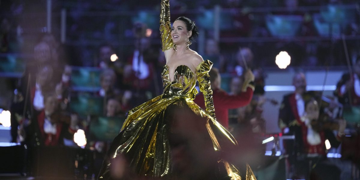 Katy Perry gets a big win in her legal battle to buy a $15 million mansion in a California beach town that's home to Hollywood elite - Vimarsana News