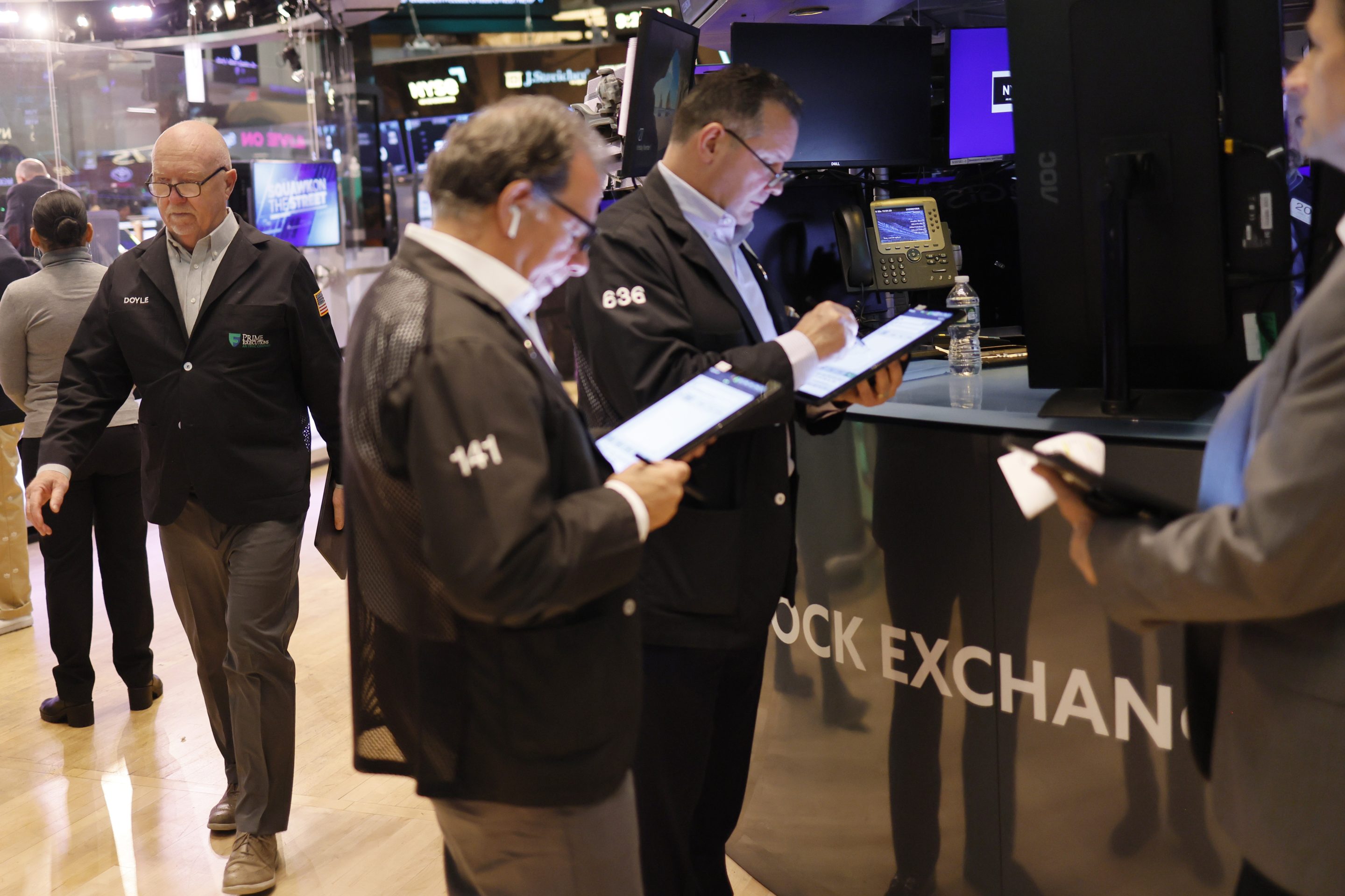 A stock bubble is forming in companies with high cash flows as worried investors flee the riskier 'zombies' that thrived during low interest rates - Vimarsana News
