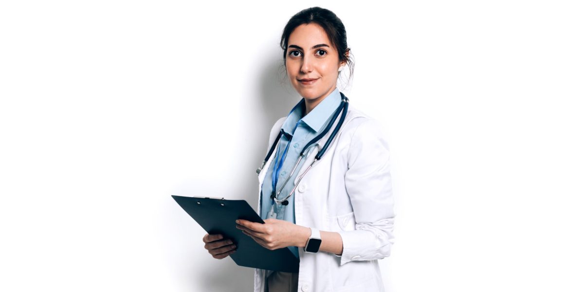 Biology, anatomy, and finance? More med students want business degrees too