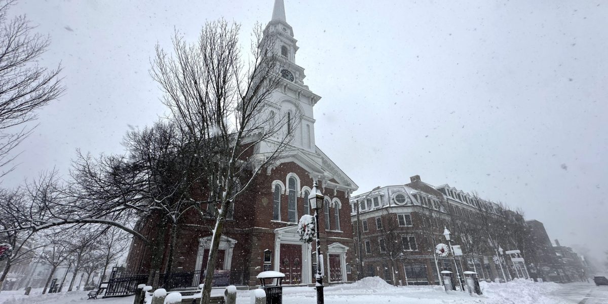 Winter storms: New England gets a foot of snow and Northern Californians lose power - Vimarsana News