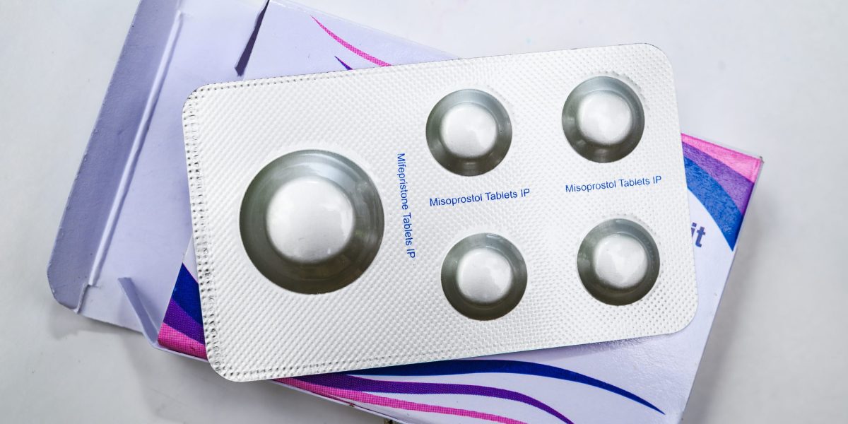 Some U.S. women are stocking up on abortion pills—but they remain out of reach for those facing the 'greatest barriers' to abortion care - Vimarsana News