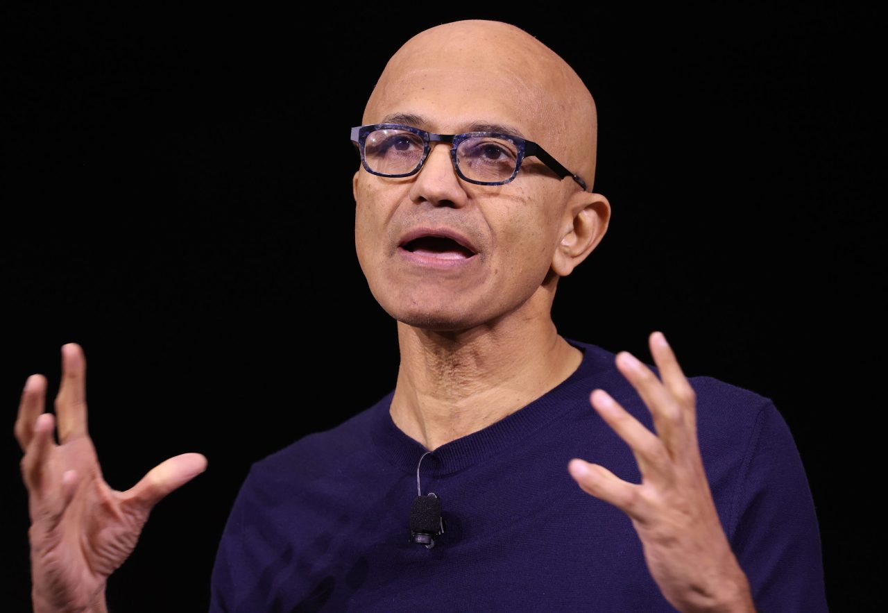 Microsoft surpasses Apple to become the world's most valuable company ...