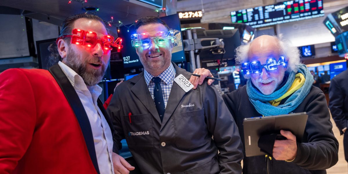 2024 will be 'year of AI' as tech stocks surge 25%, Wedbush's Dan Ives predicts - Vimarsana News