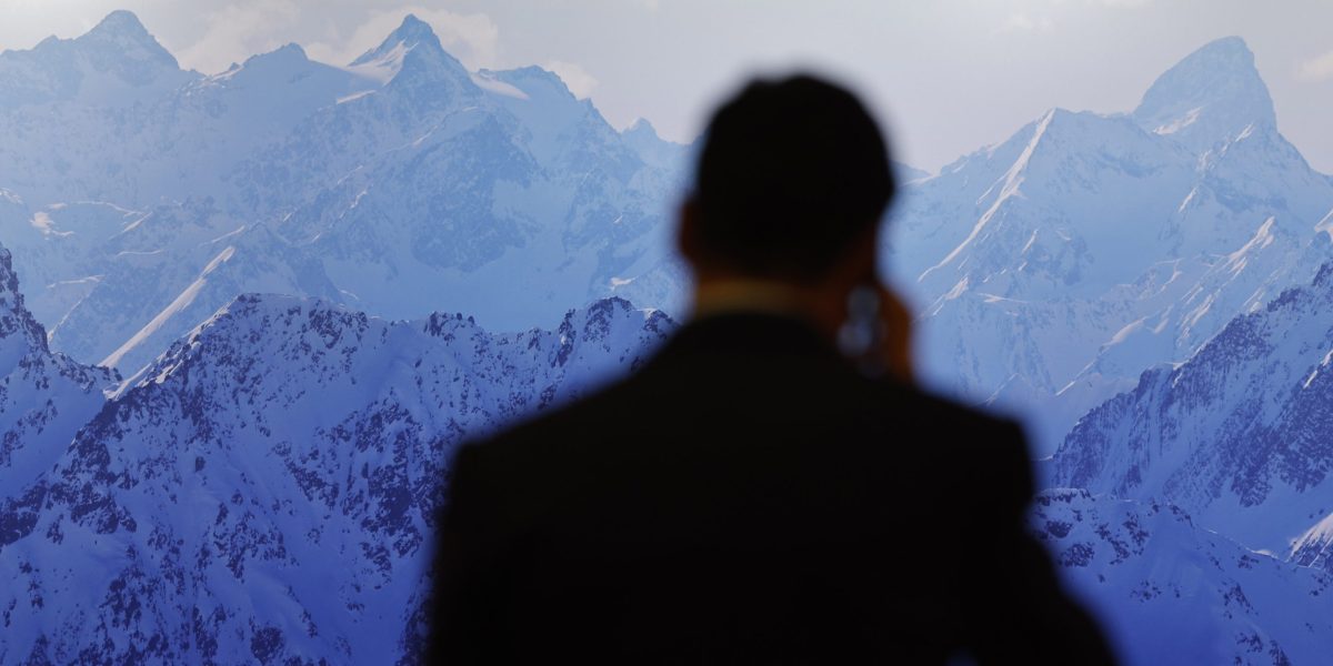 CEOs at Davos have mixed feelings about AI - Vimarsana News