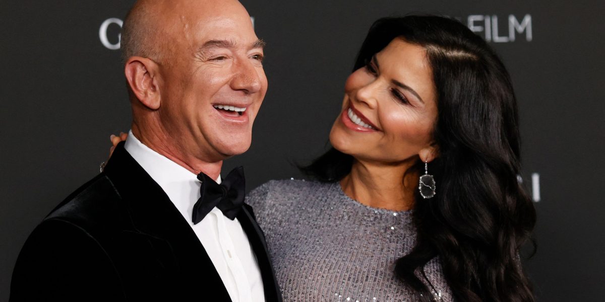 Jeff Bezos sells another $2 billion of Amazon shares, bringing weekly cash total to $6 billion