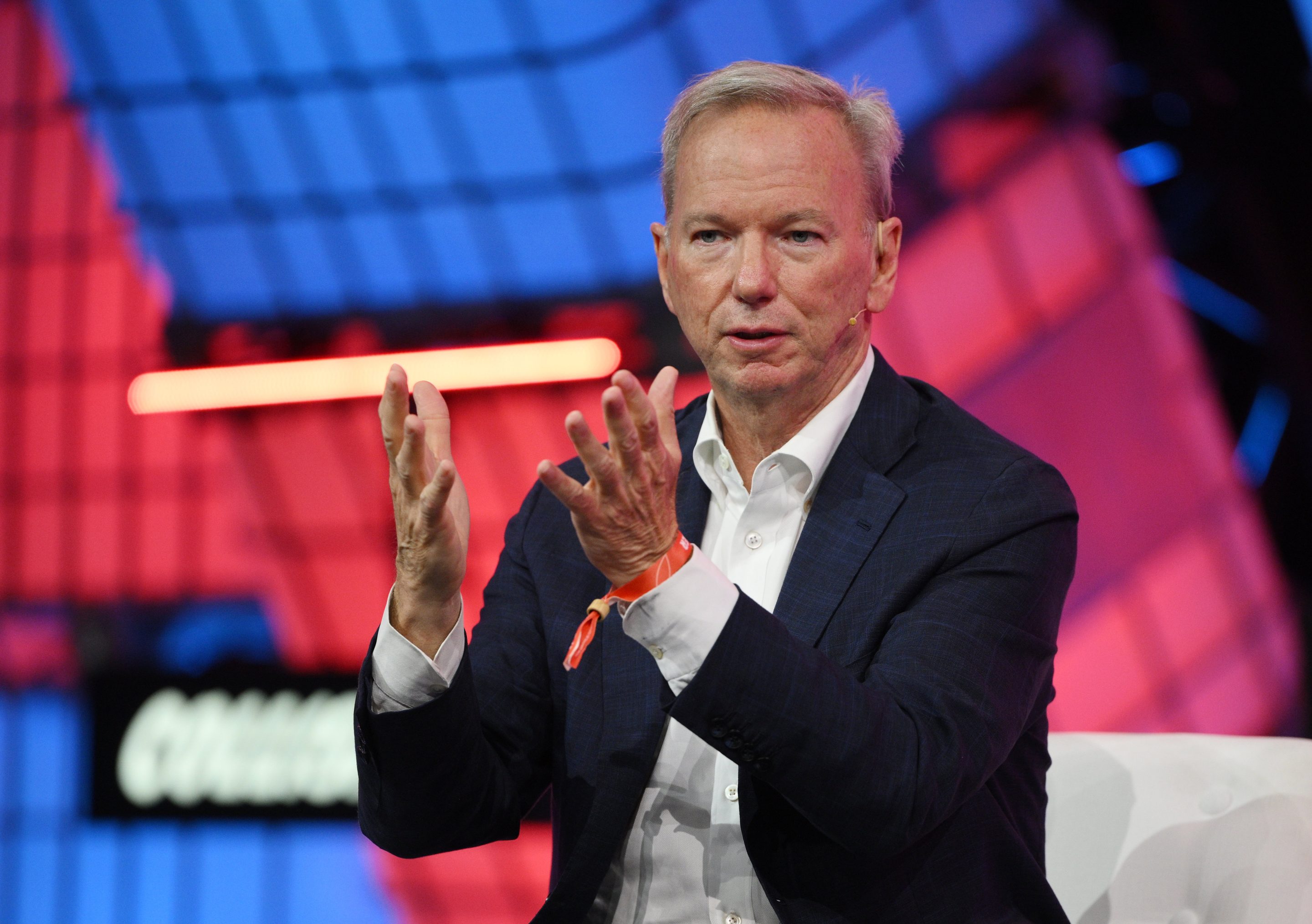 Microsoft, ex-Google CEO back AI alignment startup Synth Labs - Vimarsana News