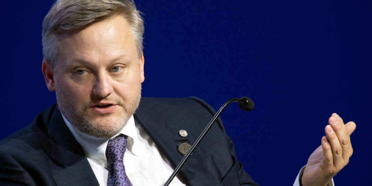 BP investors send shares soaring as new CEO woos them with buyback boost to $1.75bn a quarter BP investors send shares soaring as new CEO woos them with buyback boost to $1.75bn a quarter