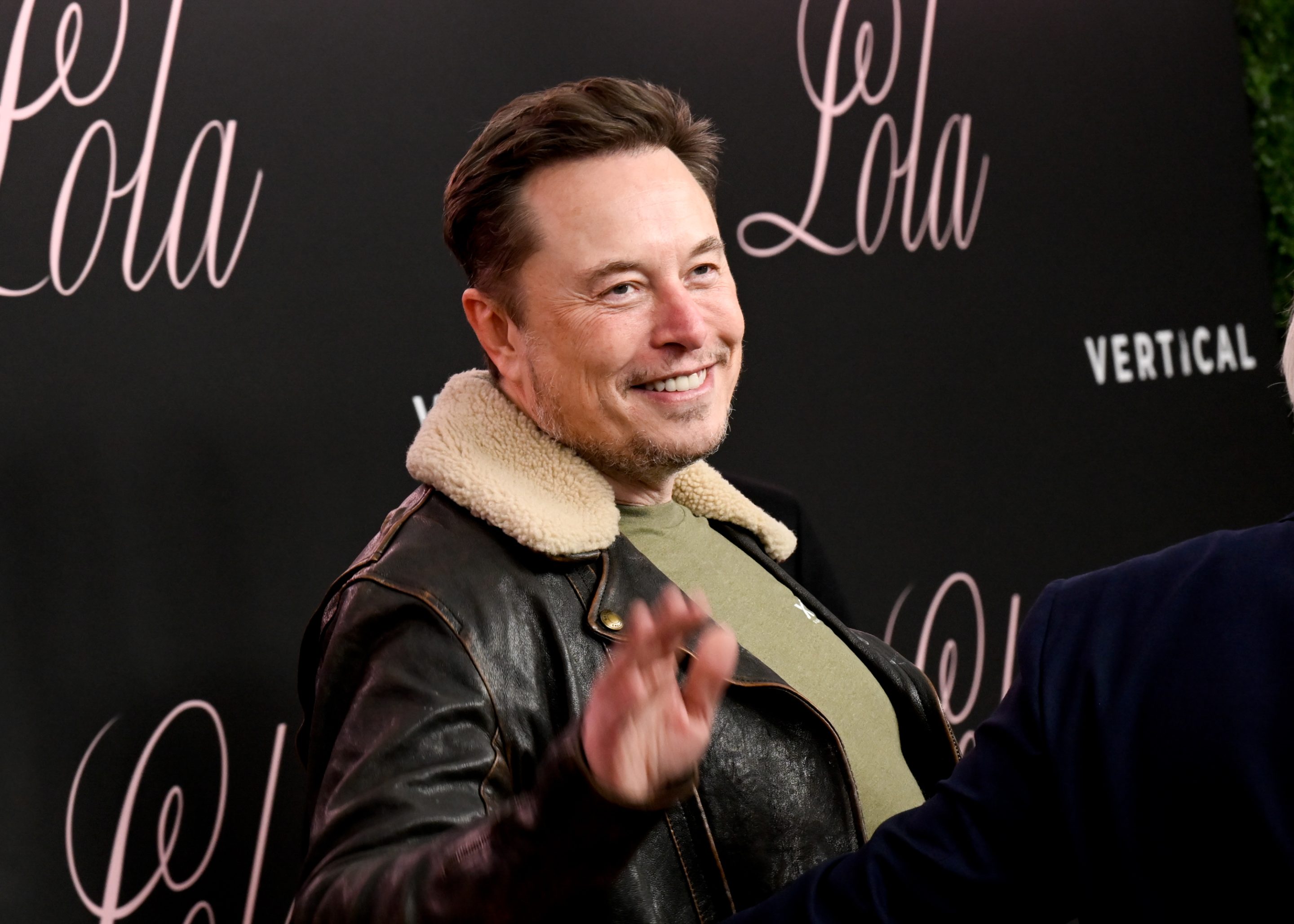 Elon Musk says Tesla Roadster is coming as soon as 2025 - Vimarsana News