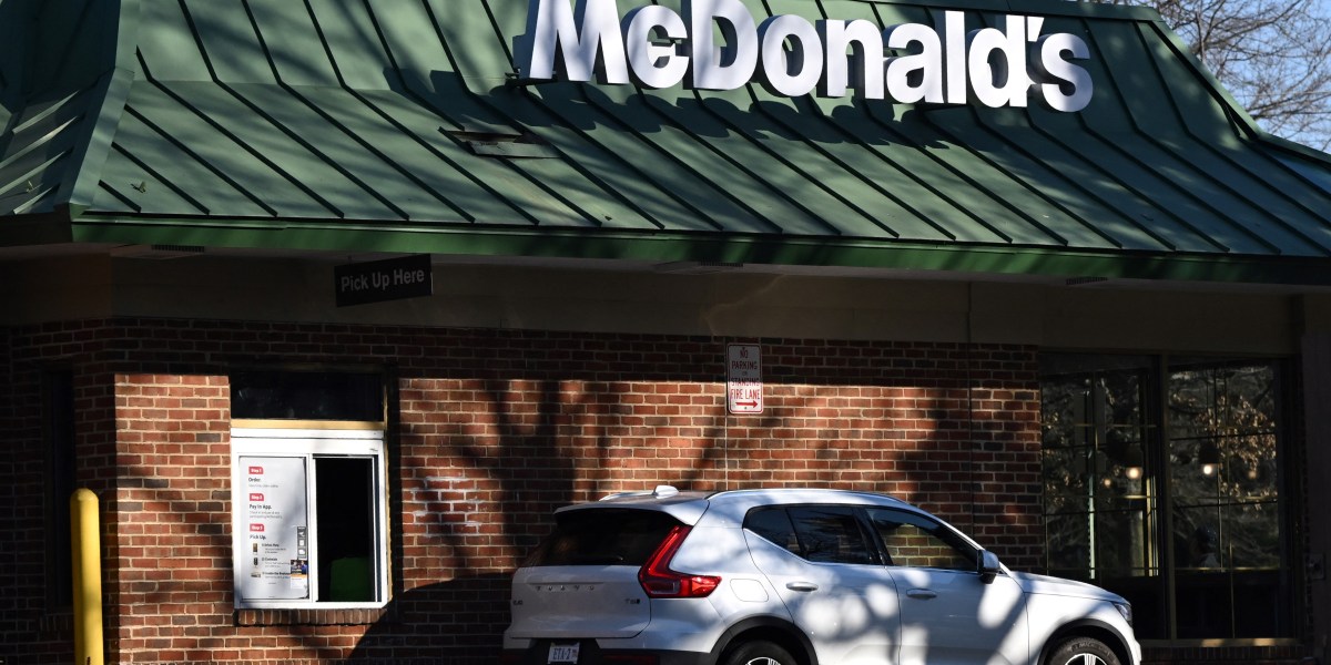 McDonald's franchisee will pay $4.4m settlement to teenage girl who was sexually assaulted by manager in restaurant bathroom - Vimarsana News