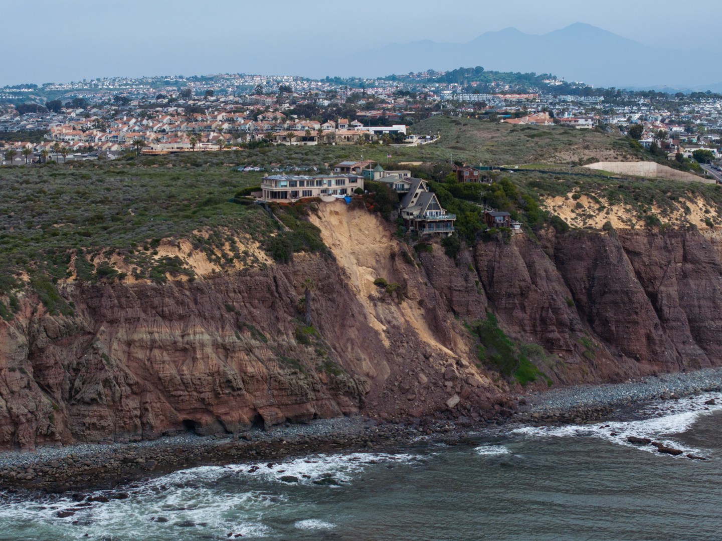 Houses in Dana Point, California, sitting on an unstable cliffside