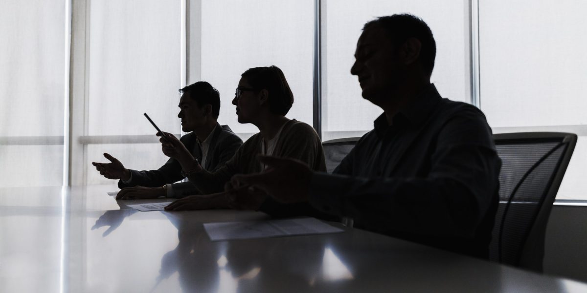 Executives' failure to collaborate with workers is creating a trust crisis - Vimarsana News