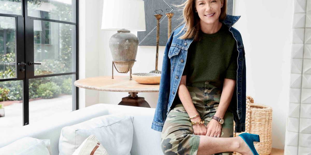 Beautycounter CEO returns after Carlyle ousted her - Vimarsana News
