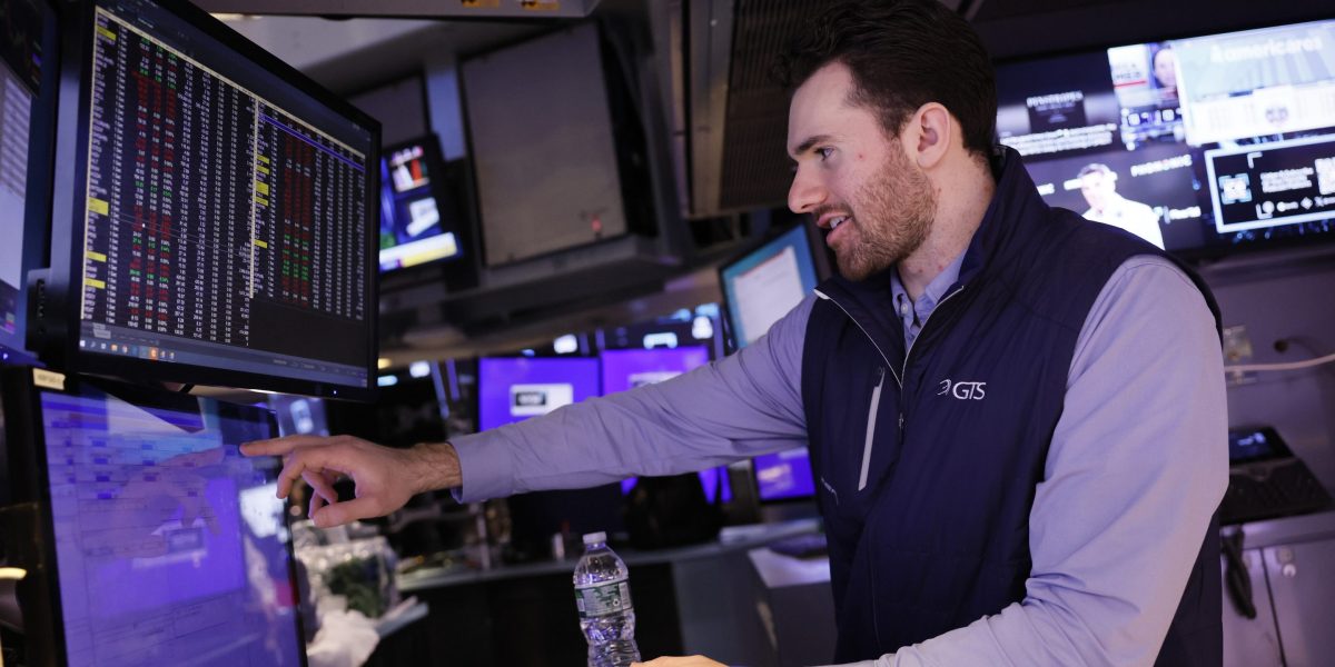 The great dividend payout: Investors raked in a record $1.66 trillion last year—and 2024 is shaping up to be another blowout