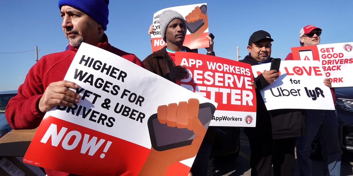Minneapolis passes $15 minimum wage for Uber and Lyft drivers