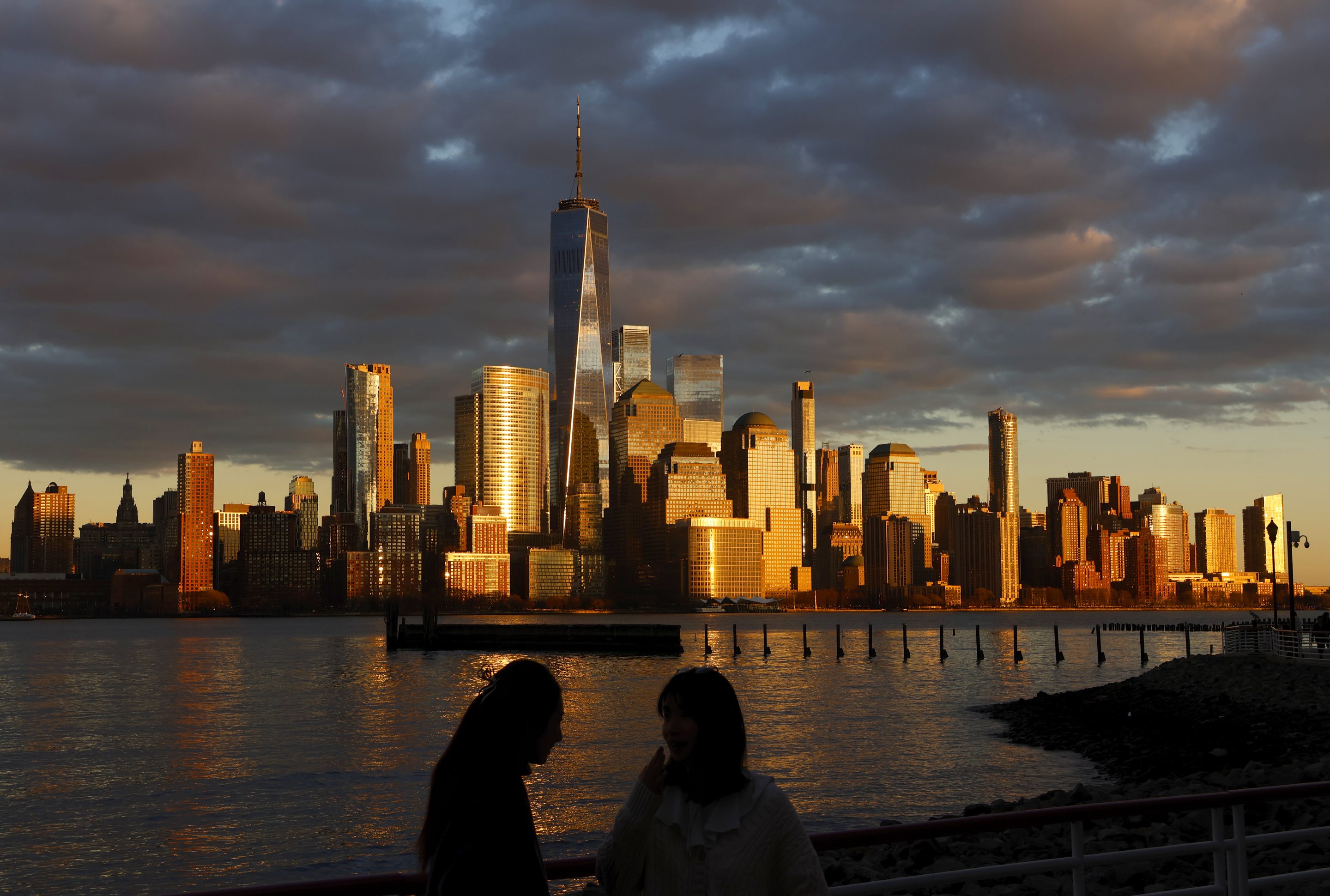 Celebrity-luring Tribeca lofts mired in $376M complaint - Vimarsana News